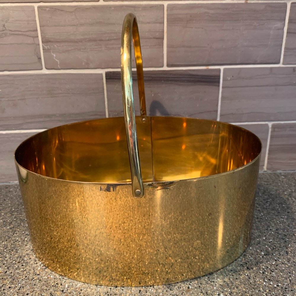 Brass basket w/ moveable handle - Picture 2 of 5